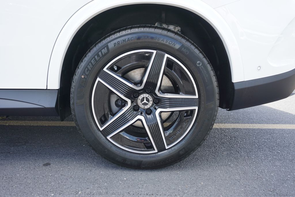 2025 Mercedes-Benz GLC 300 12