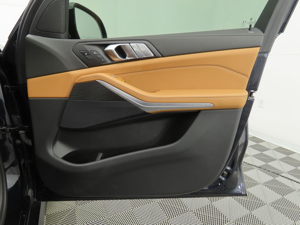 Thumbnail: 2022 BMW X7 - 26
