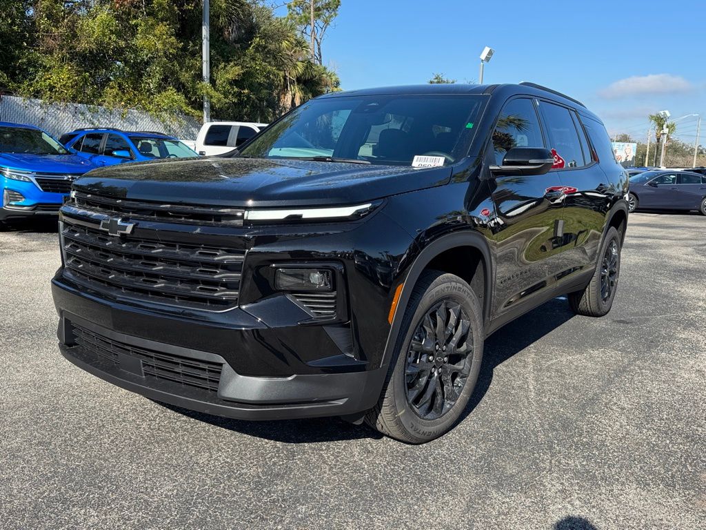 2025 Chevrolet Traverse LT 3