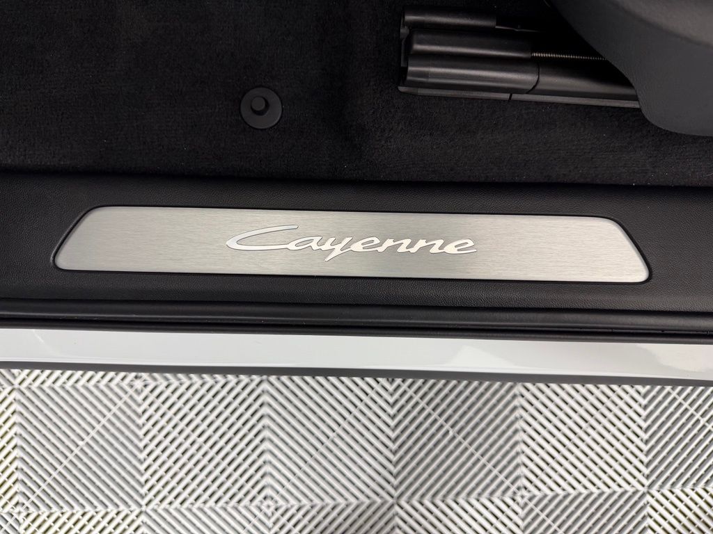 Thumbnail: 2026 Porsche Cayenne - 20