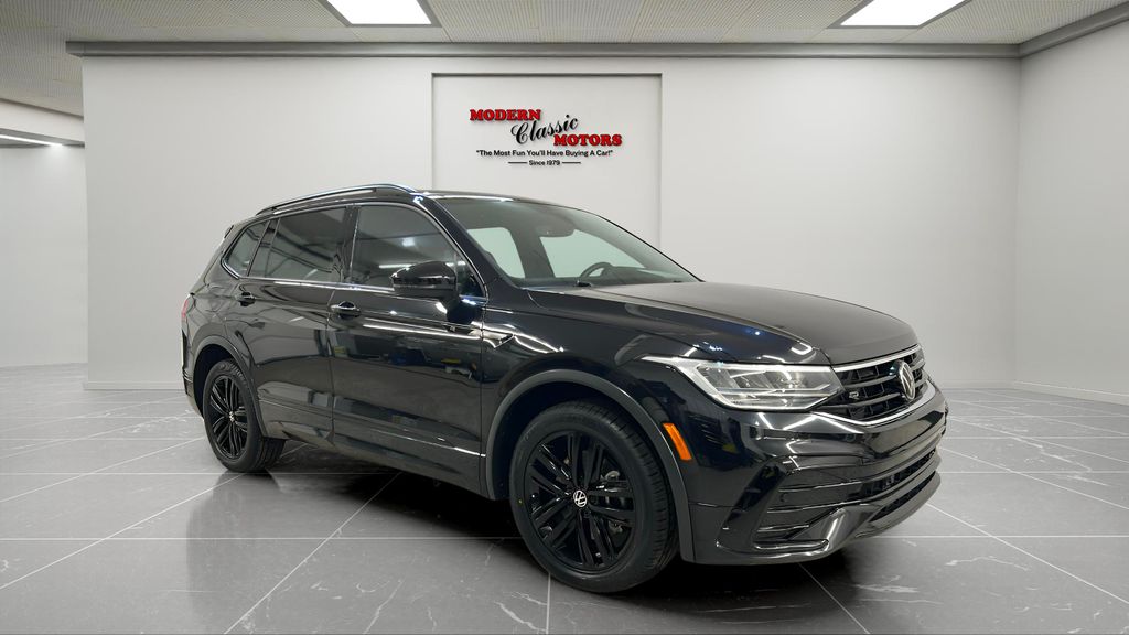 2022 Volkswagen Tiguan SE R-Line Black