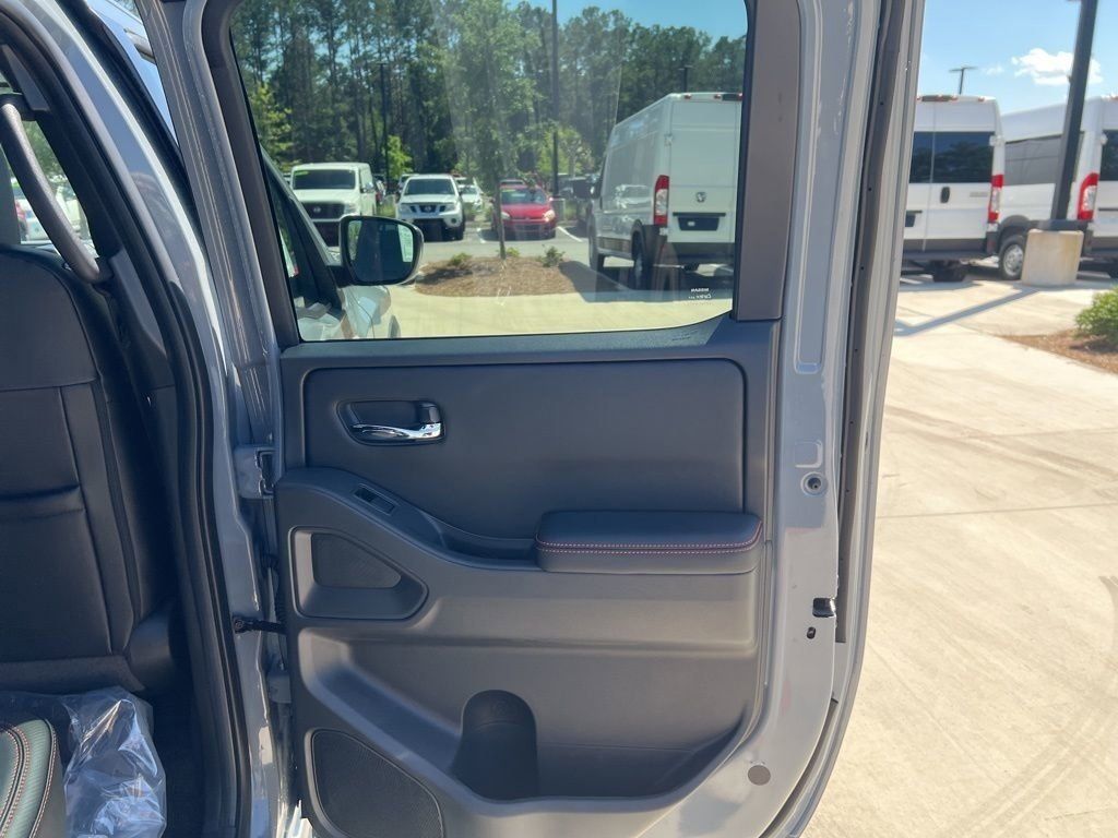 2025 Boulder Gray Pearl Nissan Frontier PRO-4X 4X4 Truck
