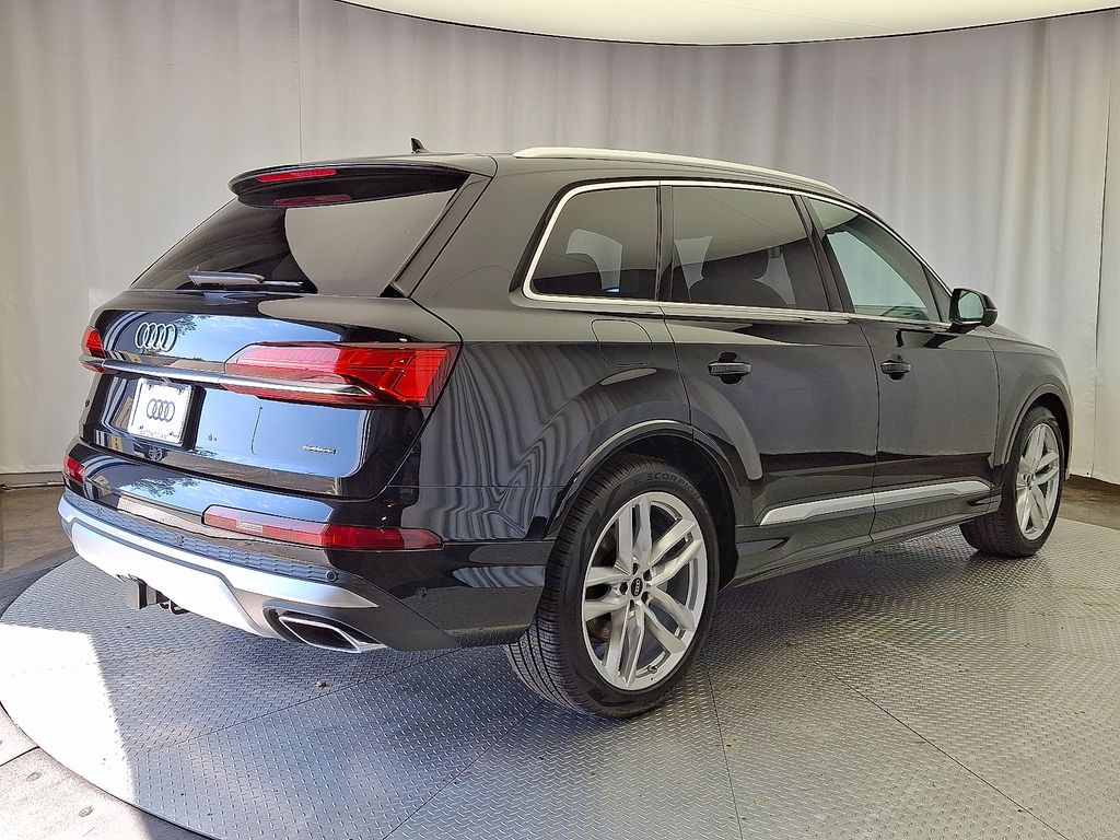 Thumbnail: 2025 Audi Q7 - 4