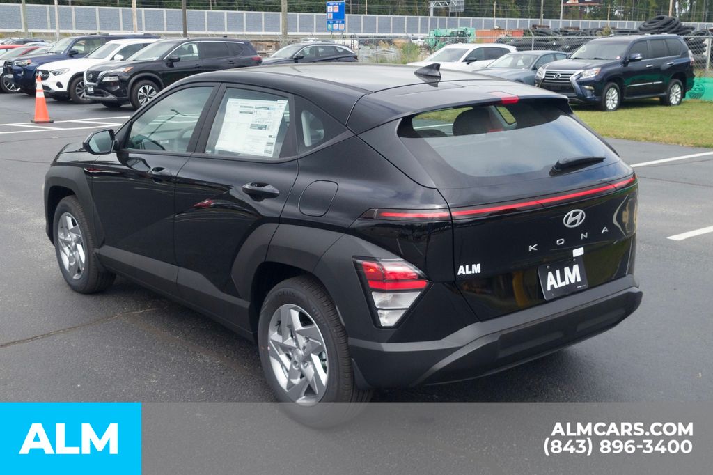 Used 2026 Black Hyundai SE image 9