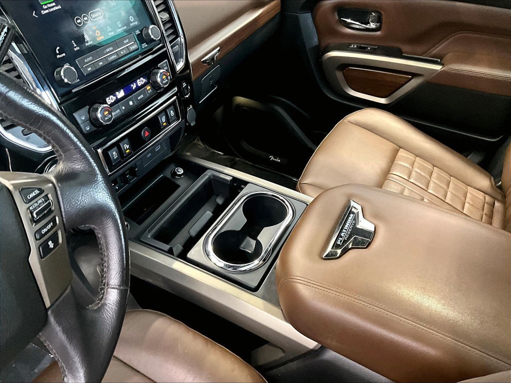 2024 Nissan Titan — photo 15
