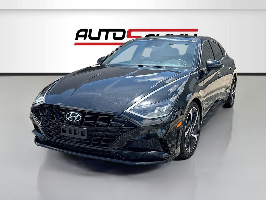 Used 2022 Black Hyundai SEL Plus image 3