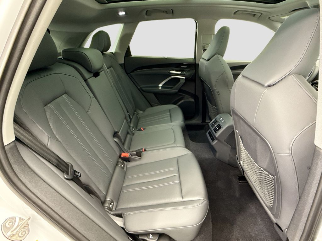 Thumbnail: 2025 Audi Q5 - 22