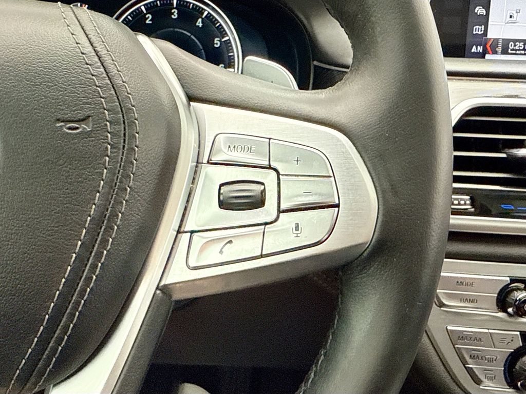 Thumbnail: 2018 BMW 7 Series - 12