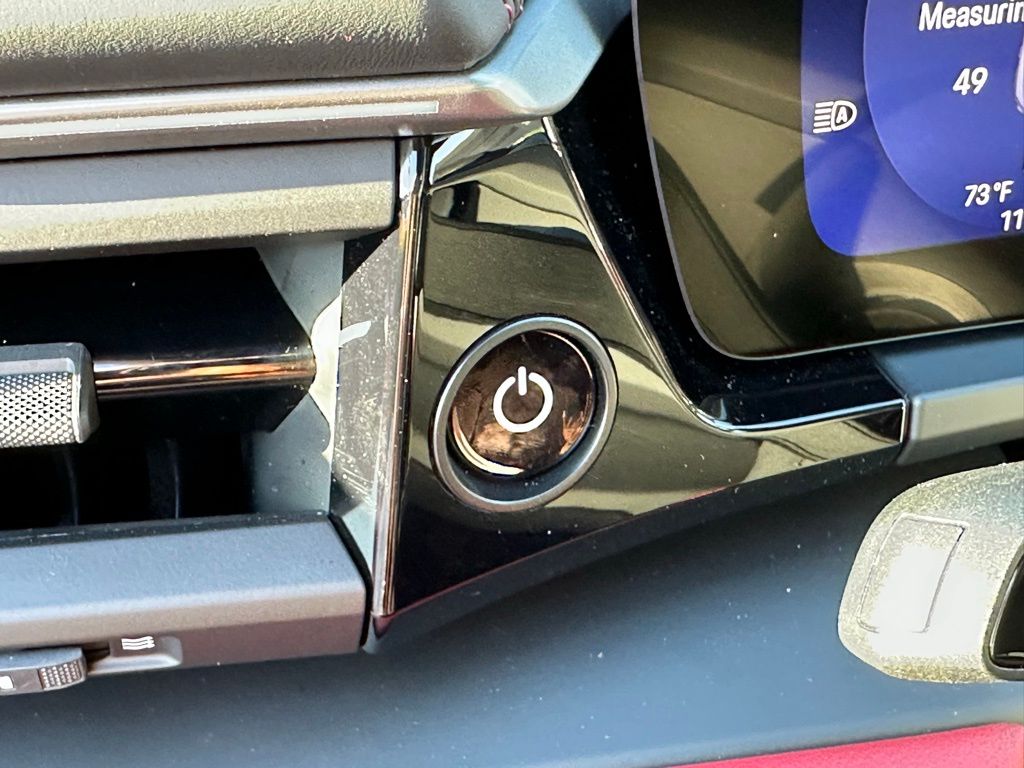 Thumbnail: 2025 Porsche Macan - 32