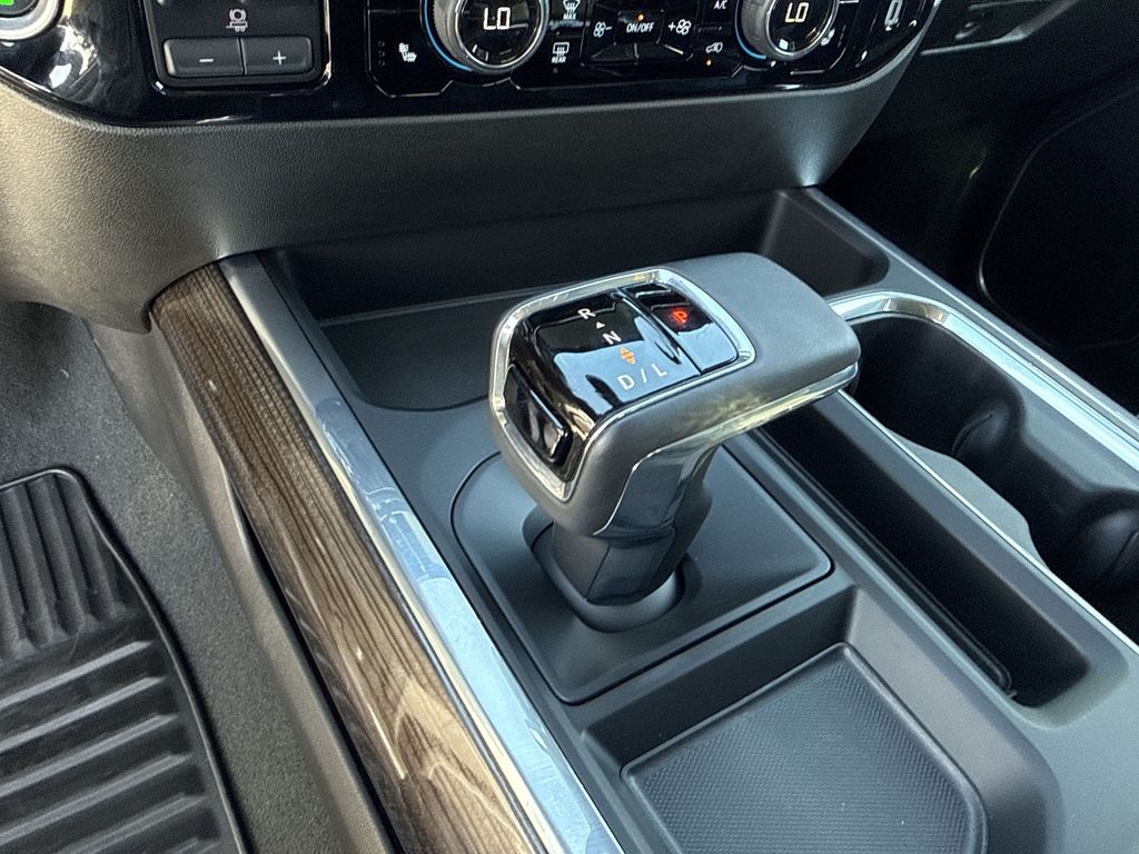 Thumbnail: 2024 Chevrolet Silverado 1500 - 20