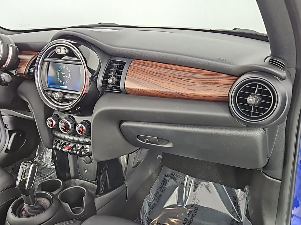 Thumbnail: 2020 MINI Cooper - 17