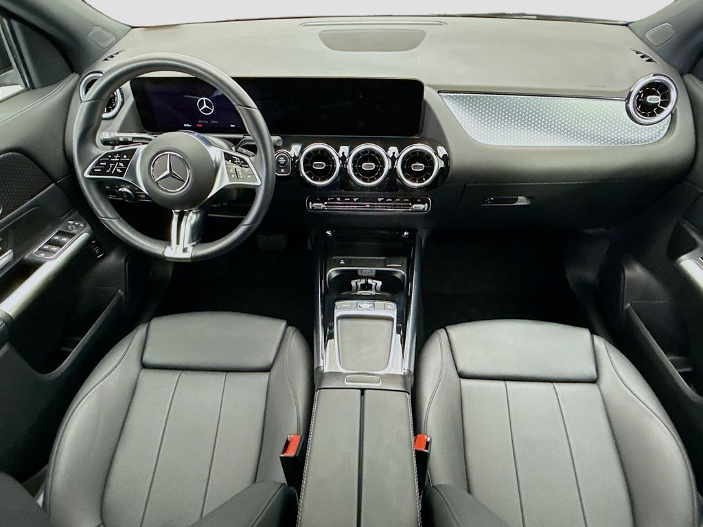 Thumbnail: 2025 Mercedes-Benz GLA - 13