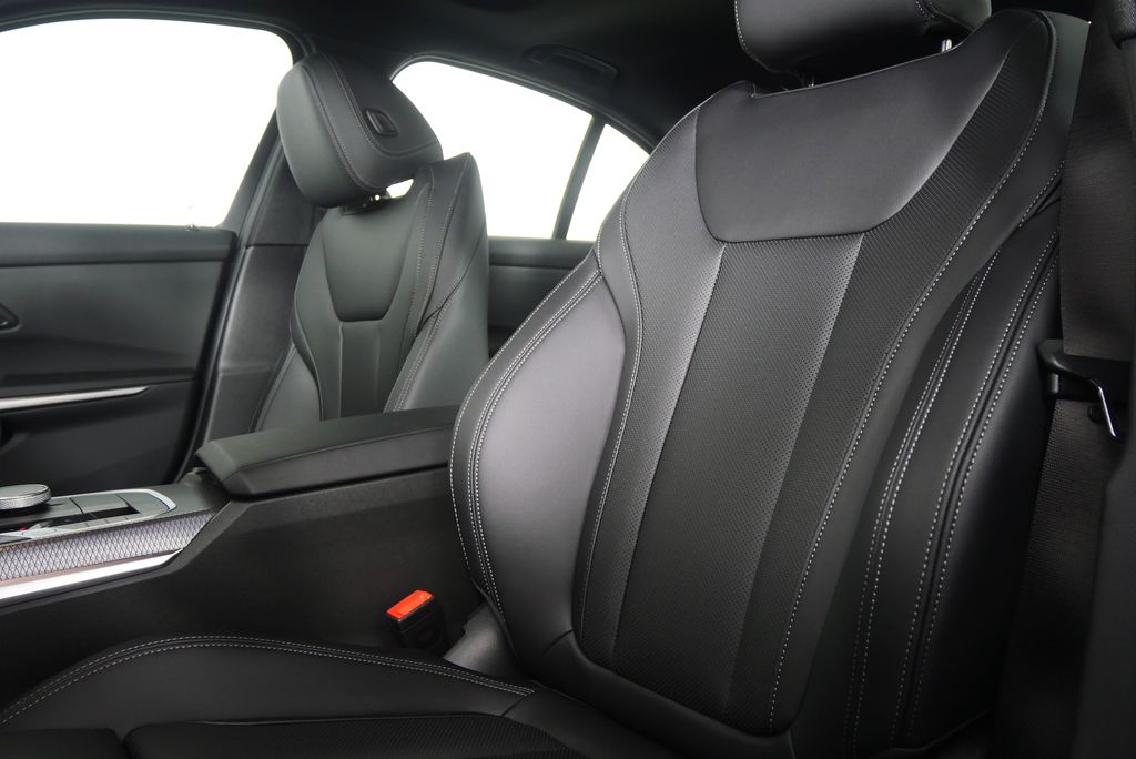 Thumbnail: 2026 BMW 3 Series - 11