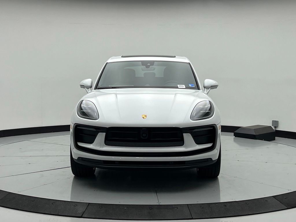 Thumbnail: 2026 Porsche Macan - 6