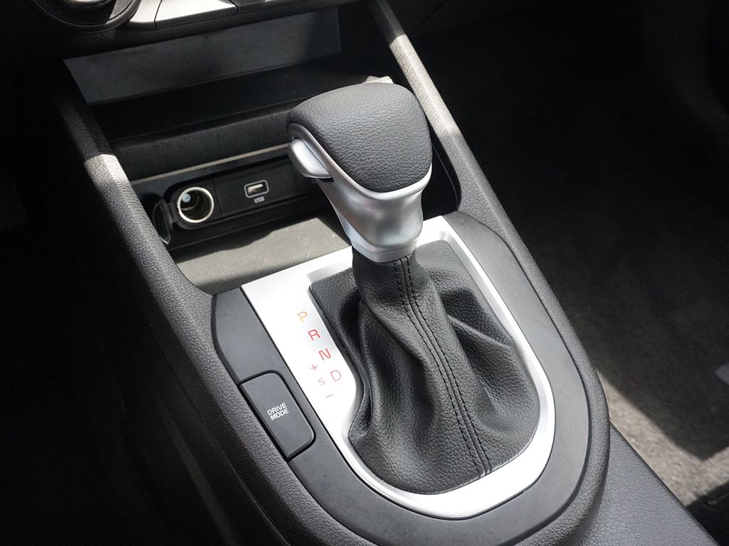 Used 2024 White Kia LXS image 48