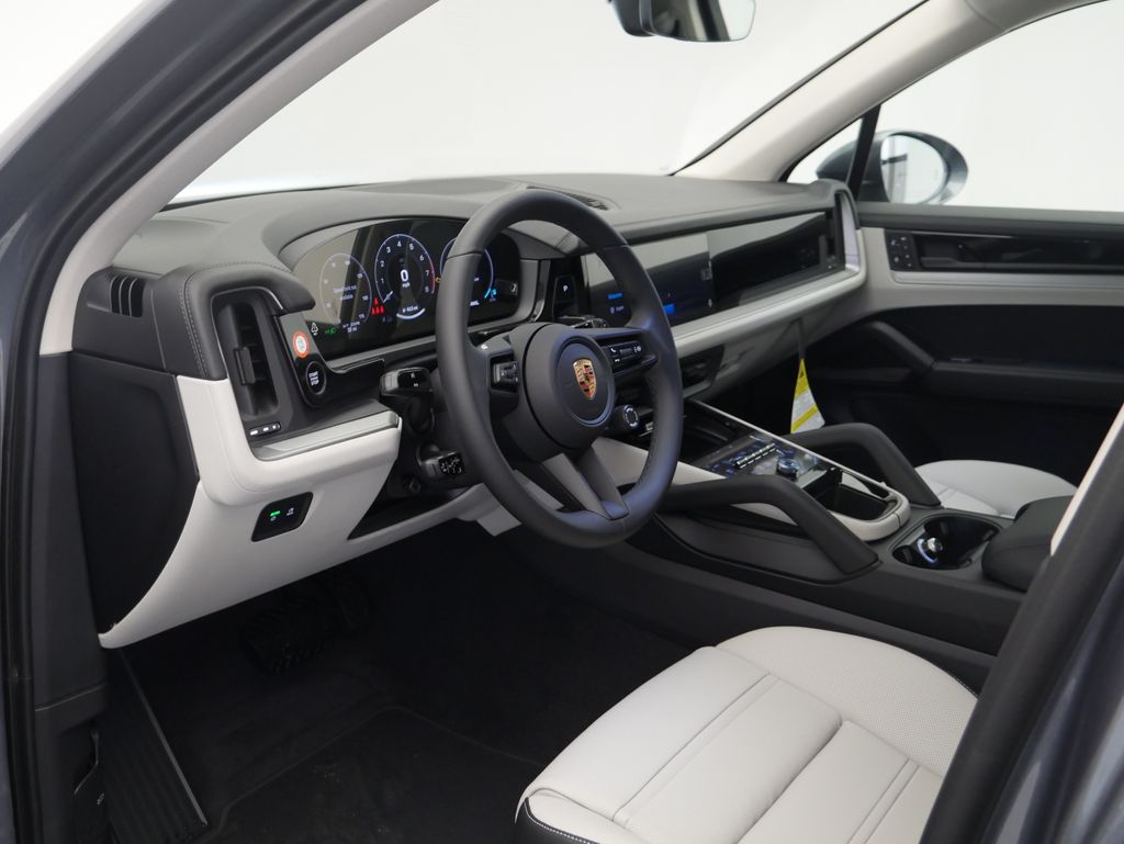 Thumbnail: 2026 Porsche Cayenne - 4