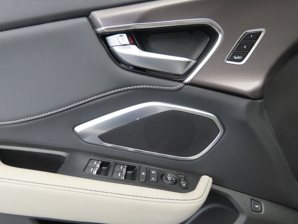 Thumbnail: 2025 Acura RDX - 23