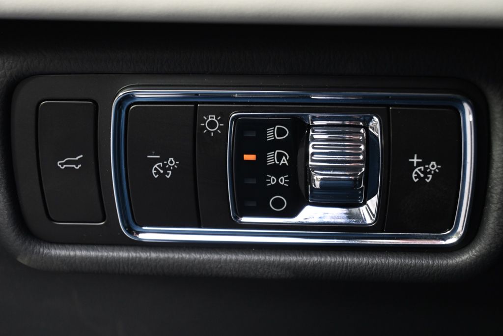 New 2026 Blue Lincoln Premiere image 25