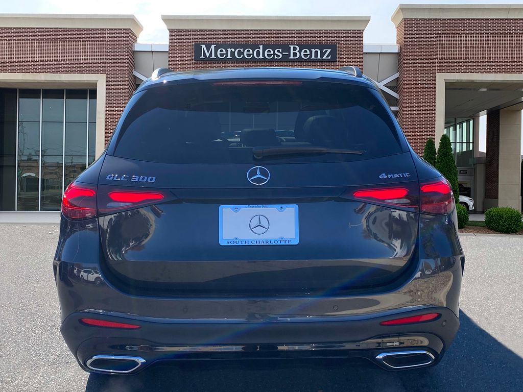 2025 Mercedes-Benz GLC 300 6