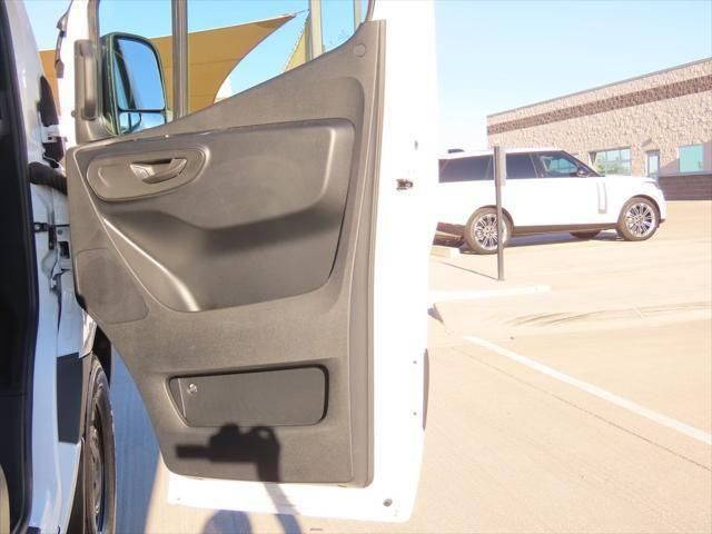 Thumbnail: 2025 Mercedes-Benz Sprinter - 22