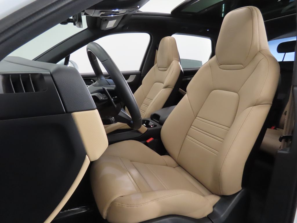 Thumbnail: 2025 Porsche Cayenne - 5