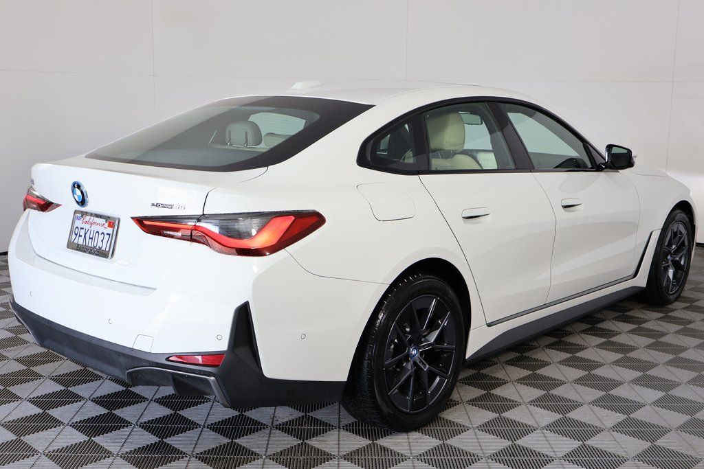 Thumbnail: 2023 BMW i4 - 4