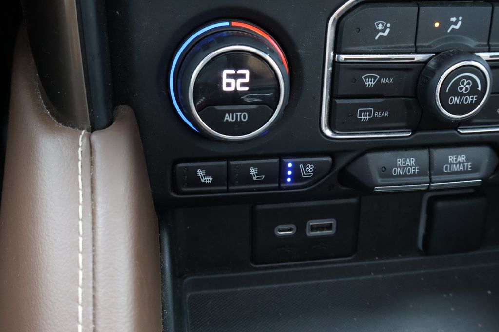 2023 Chevrolet Suburban High Country 28