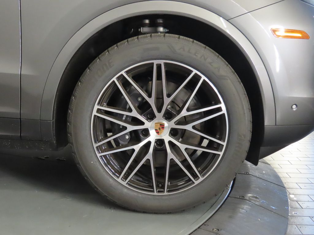 Thumbnail: 2026 Porsche Cayenne - 11