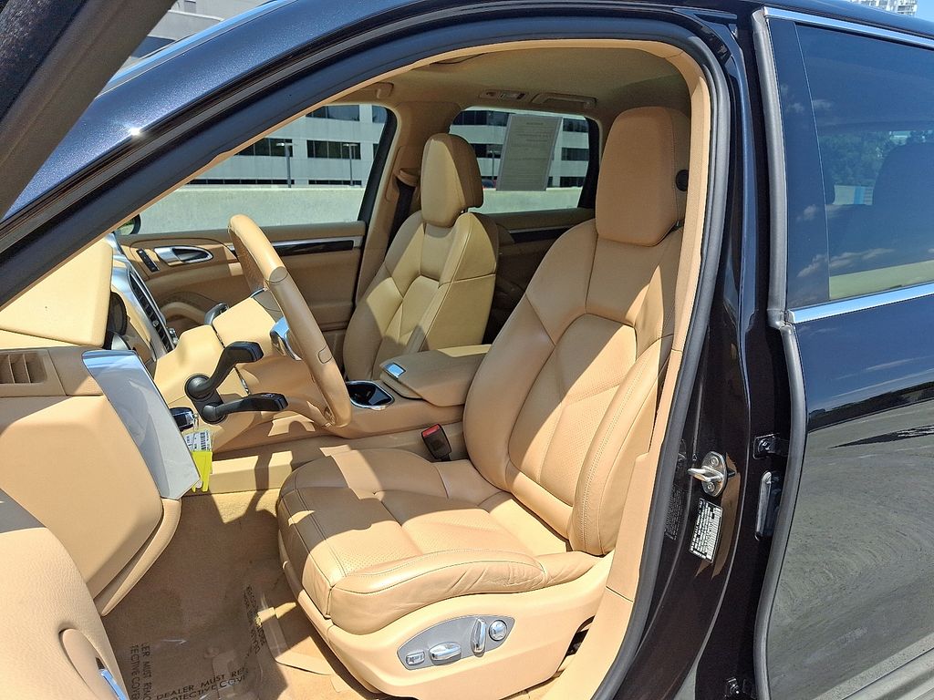 Thumbnail: 2011 Porsche Cayenne - 5