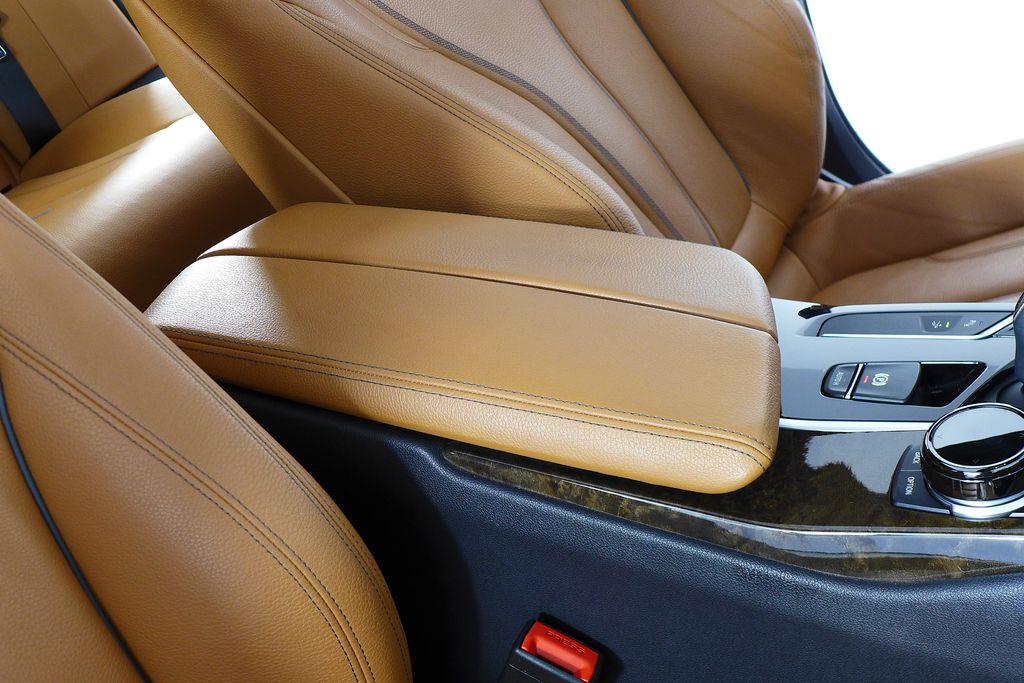 Thumbnail: 2019 BMW 6 Series - 17