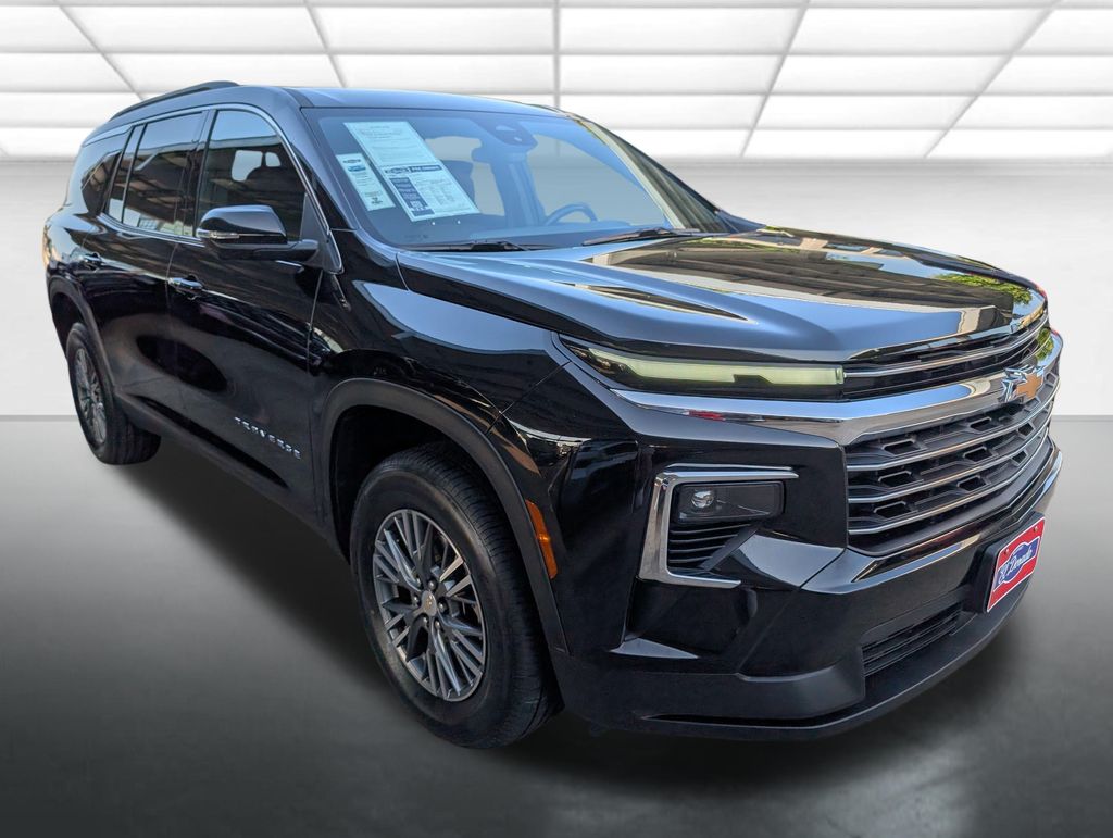 Mosaic Black Metallic 2024 Chevrolet Traverse LT FWD SUV / Crossover Front-Wheel Drive 8-Speed Automatic