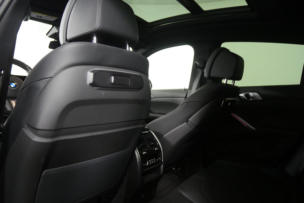 Thumbnail: 2025 BMW X6 - 15