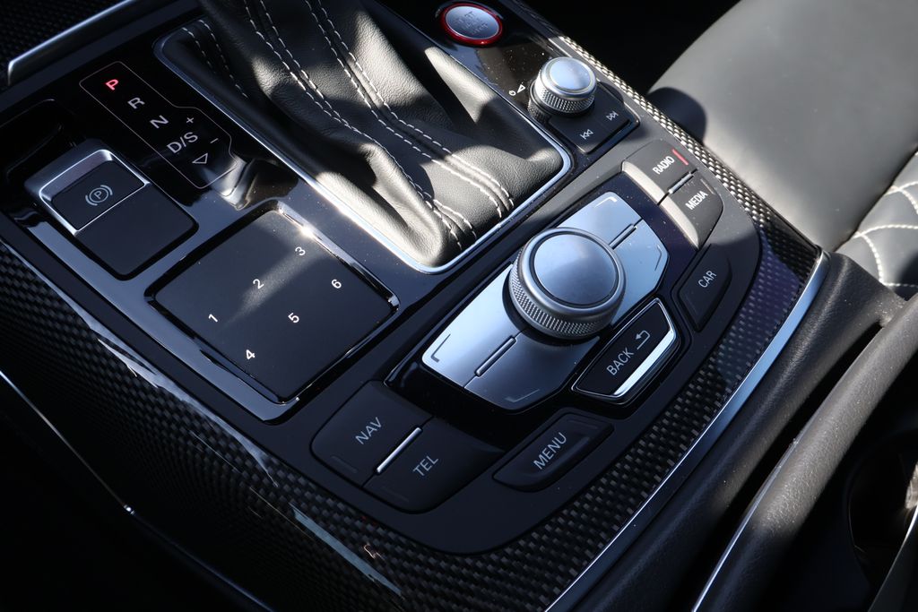 Thumbnail: 2016 Audi S6 - 28