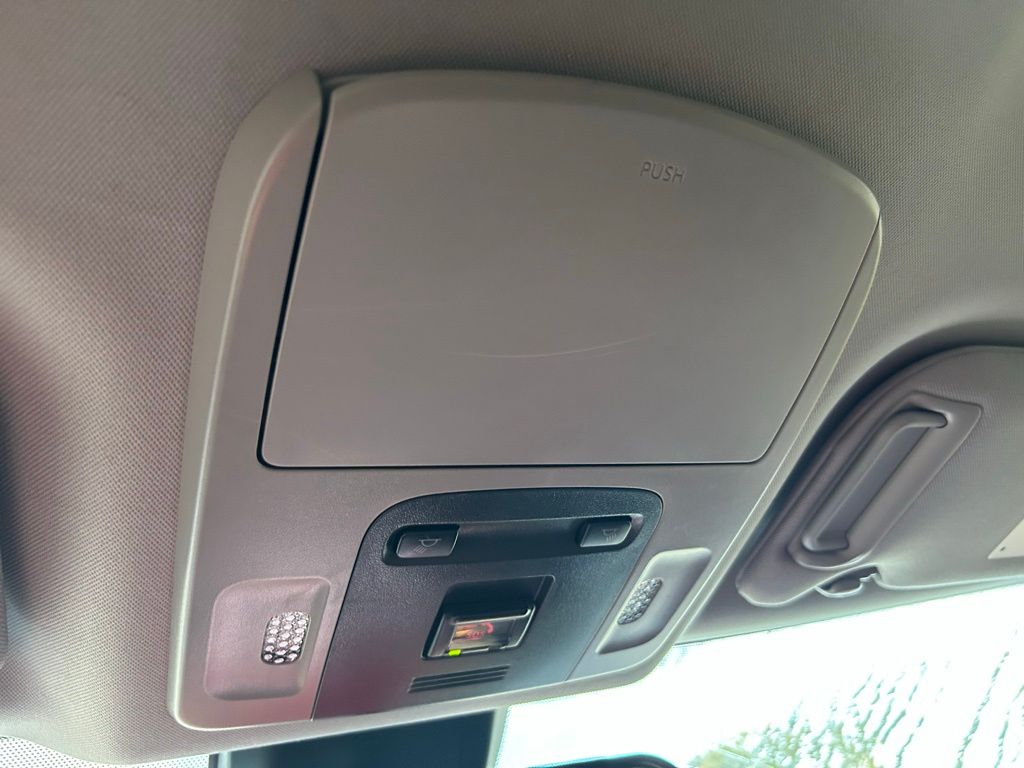 Thumbnail: 2021 Toyota Camry - 28