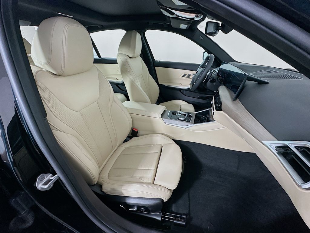 Thumbnail: 2025 BMW 3 Series - 29