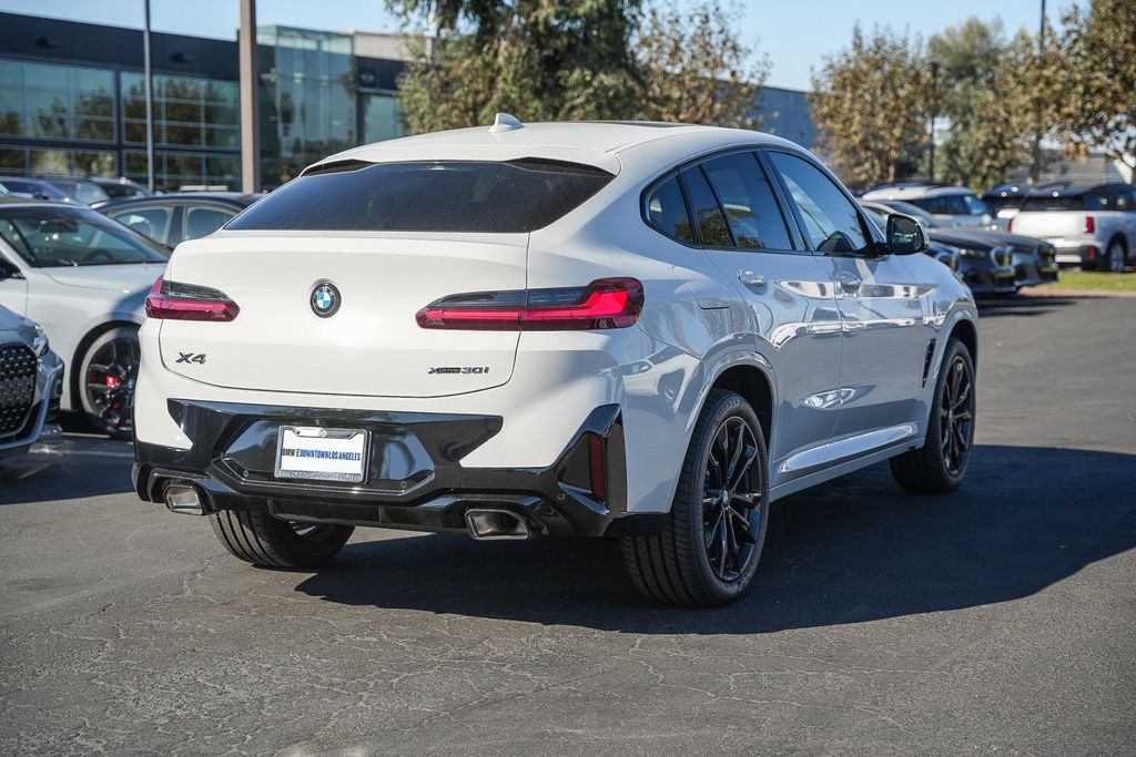 2025 BMW X4 xDrive30i 8