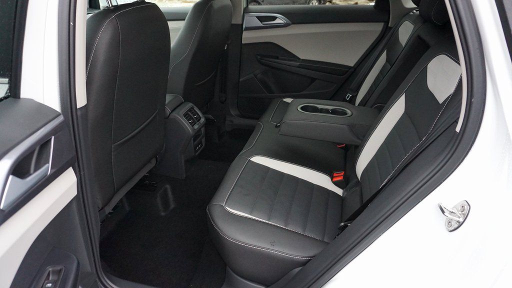 2026 Volkswagen Taos SEL - Photo 8