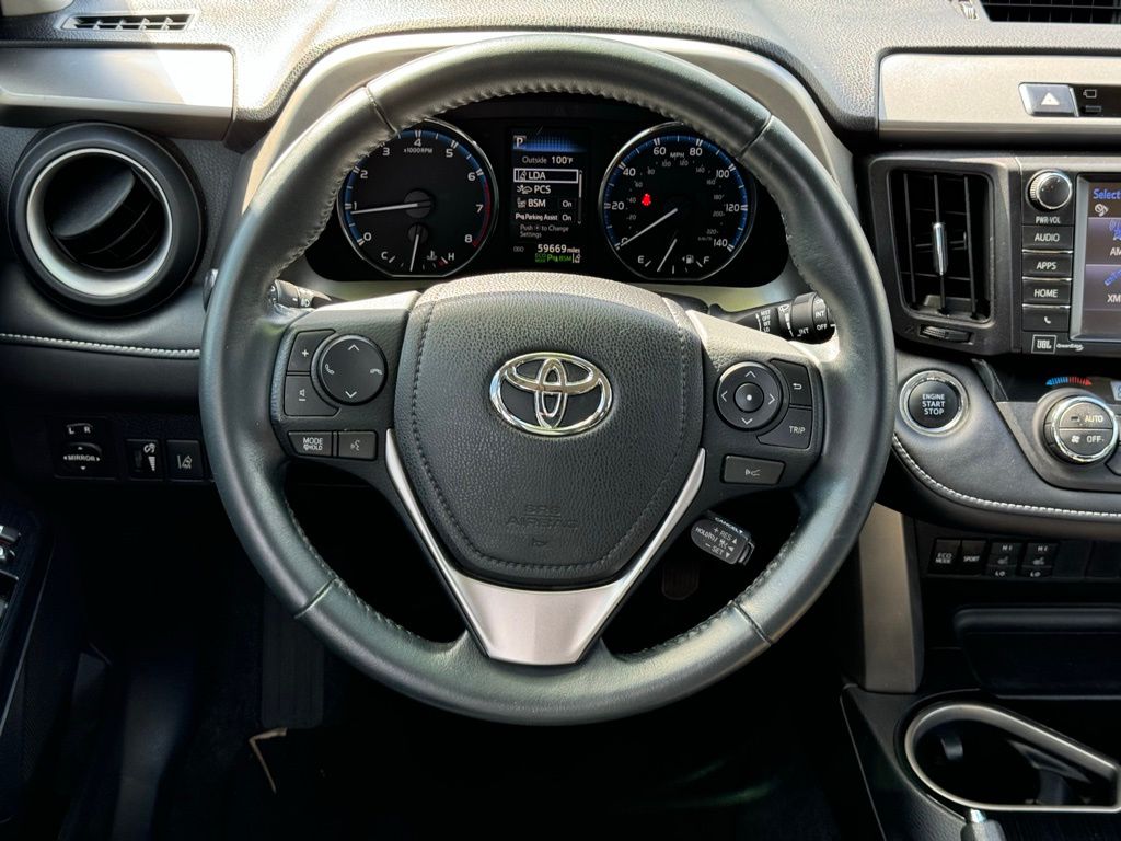 2016 Toyota RAV4 Limited 18