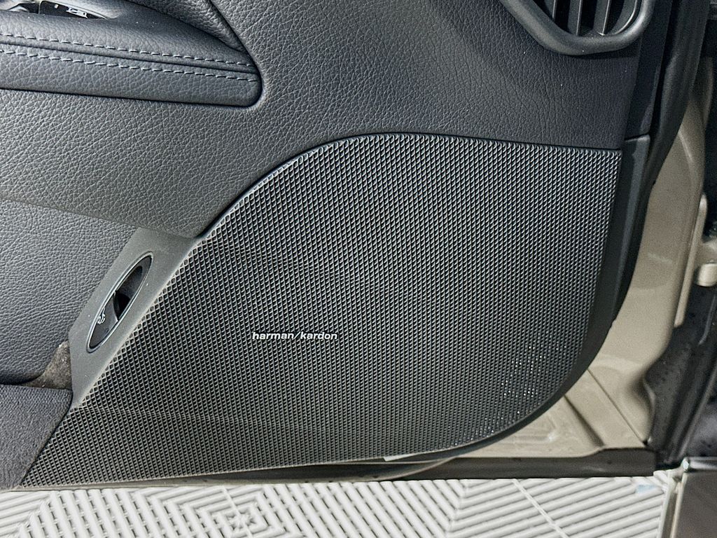 Thumbnail: 2005 Mercedes-Benz E-Class - 17