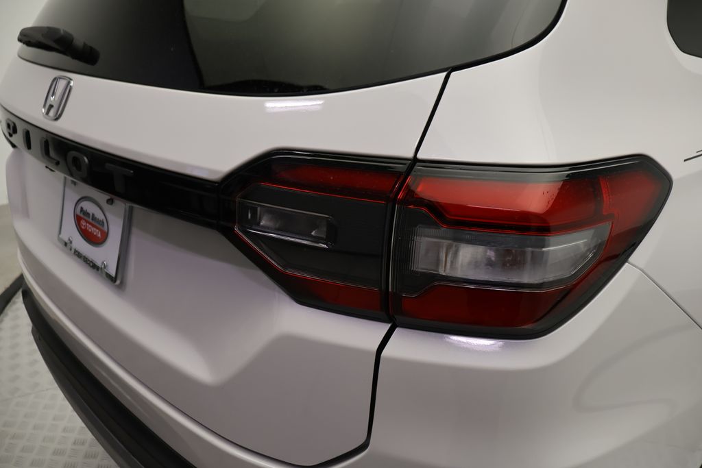Thumbnail: 2023 Honda Pilot - 9