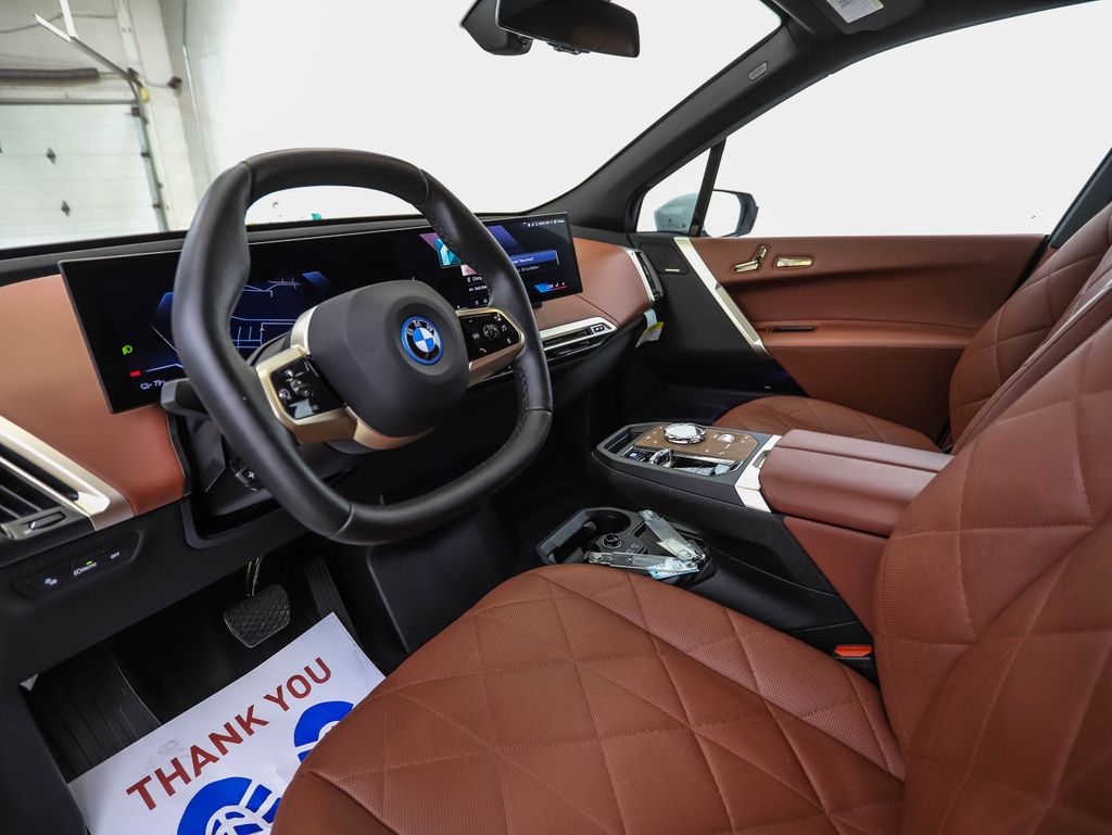 Thumbnail: 2024 BMW iX - 10