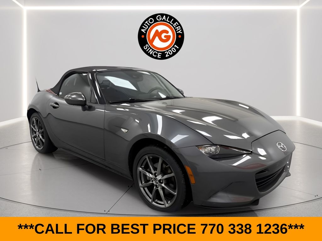 Machine Gray Metallic 2019 Mazda MX-5 Miata Convertible Rear-Wheel Drive 6-Speed Manual