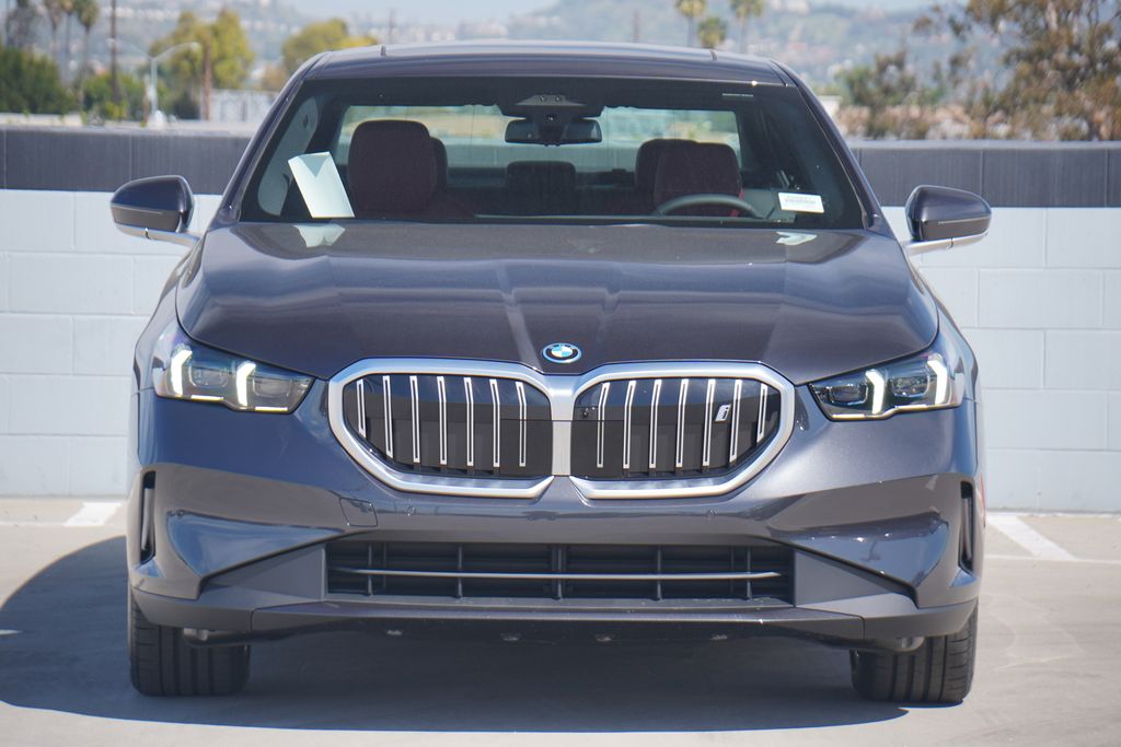 Thumbnail: 2026 BMW i5 - 2