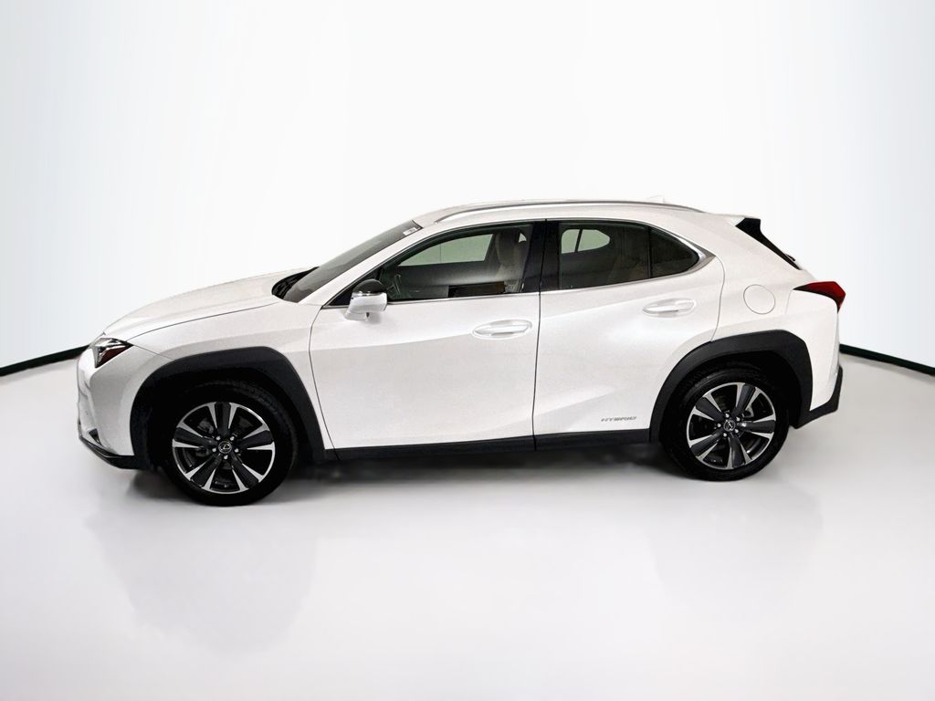 Thumbnail: 2022 Lexus UX - 8