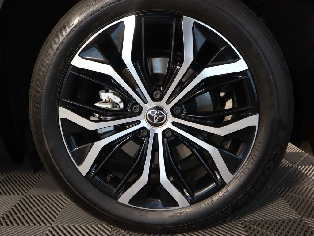 Thumbnail: 2025 Toyota Crown Signia - 32