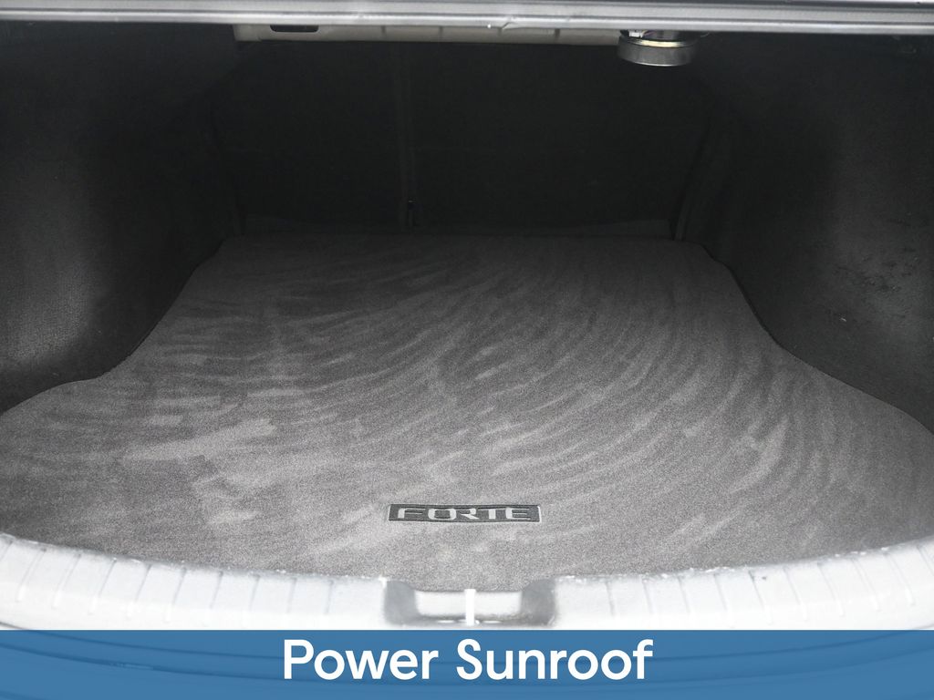 Certified Used 2022 Gray Kia GT-Line image 10