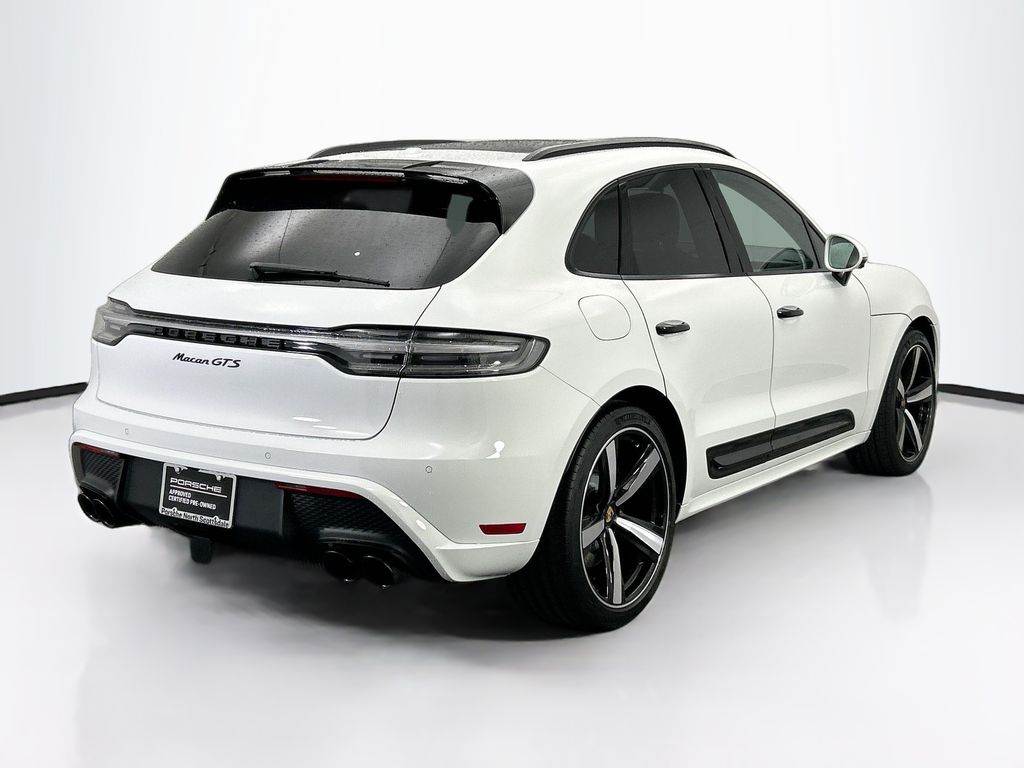 Thumbnail: 2026 Porsche Macan - 7