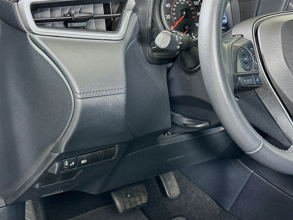 Thumbnail: 2022 Toyota Corolla Cross - 10