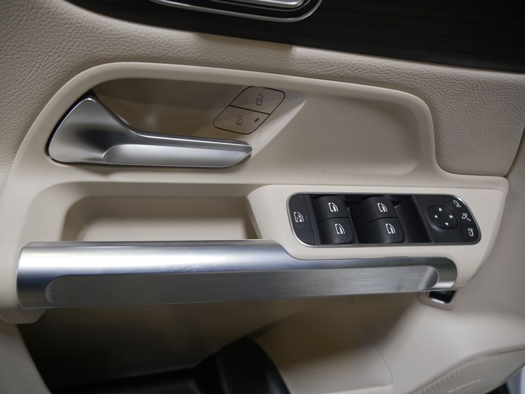 Thumbnail: 2026 Mercedes-Benz GLB - 18