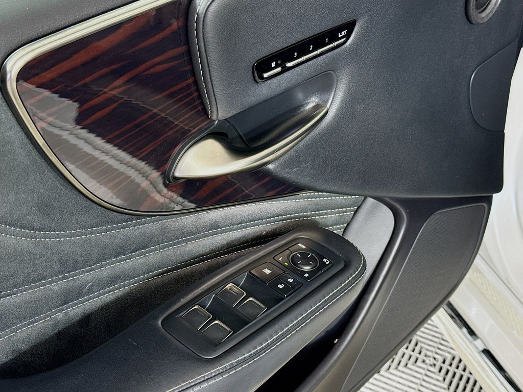 Thumbnail: 2019 Lexus LS - 18